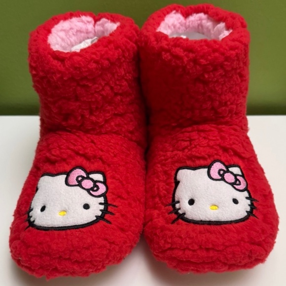 Hello Kitty Sherpa Slipper Boot - Picture 1 of 6